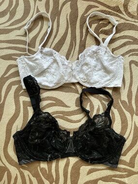 Bali Lace Underwire Bras - White and Black (Set of 2)
